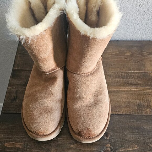 Ugg Bailey Bow II Boots - like new - Picture 4 of 7